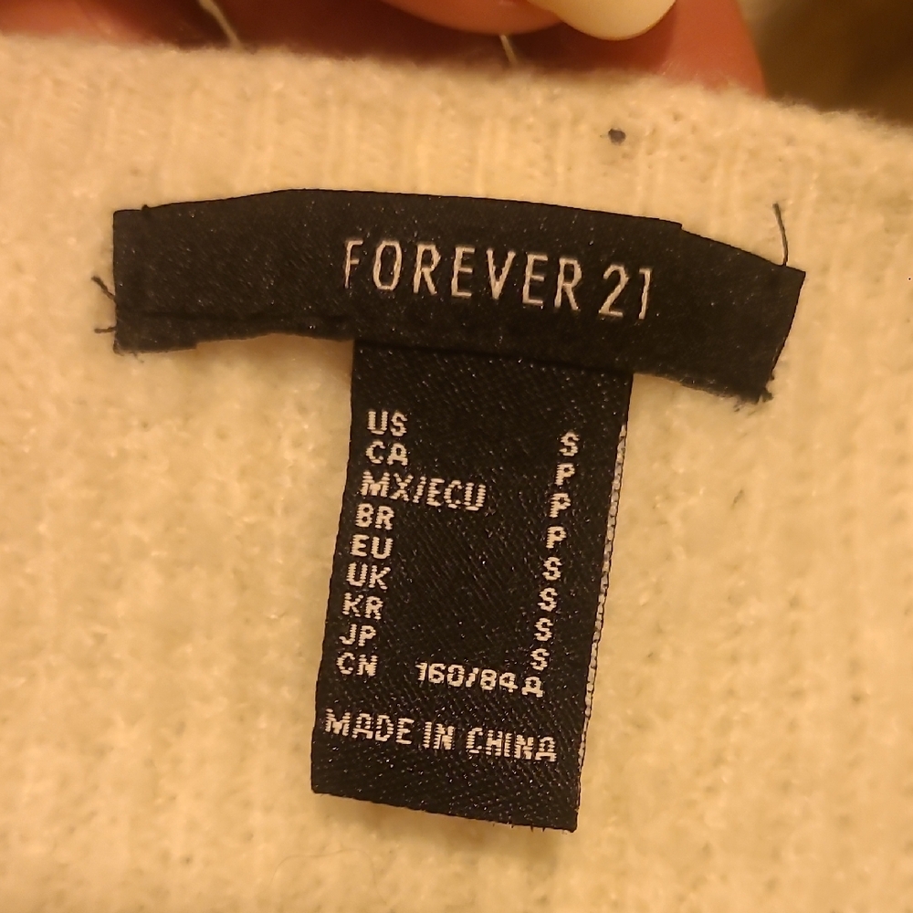 Elegant Cream Sweater - Picture 6 of 7